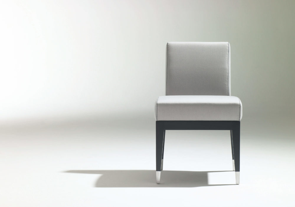 chaise design tissu gris soca George Karam