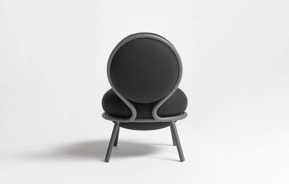 Petit fauteuil tapissé et métal - Chauffeuse Fan Club - Design : Thierry D'Istria
