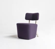 Petit fauteuil en laine violet et bois